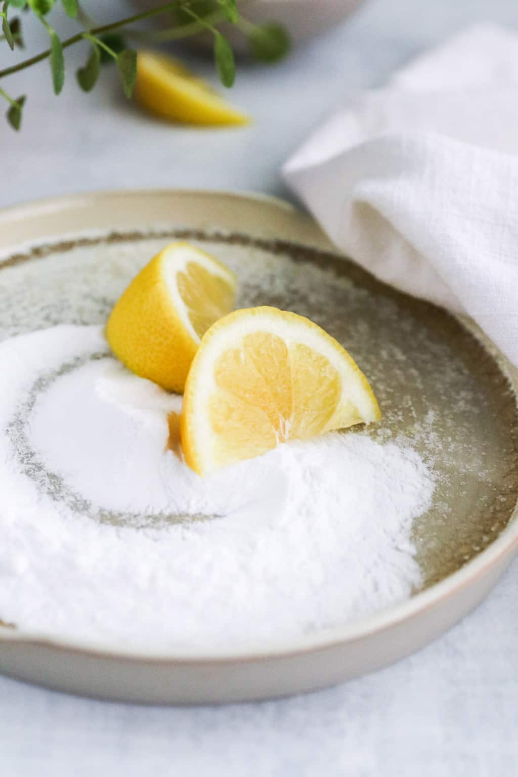 Lemon juice and baking soda scrub to whiten nails